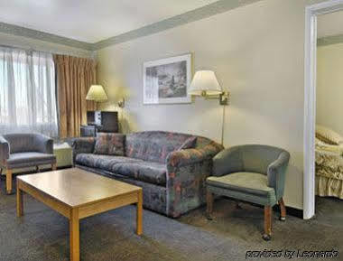 Travelodge By Wyndham Everett City Center Room photo